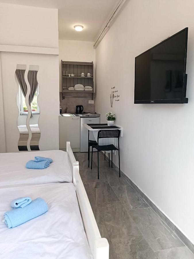 Studio Apartman Brletic Tounj المظهر الخارجي الصورة