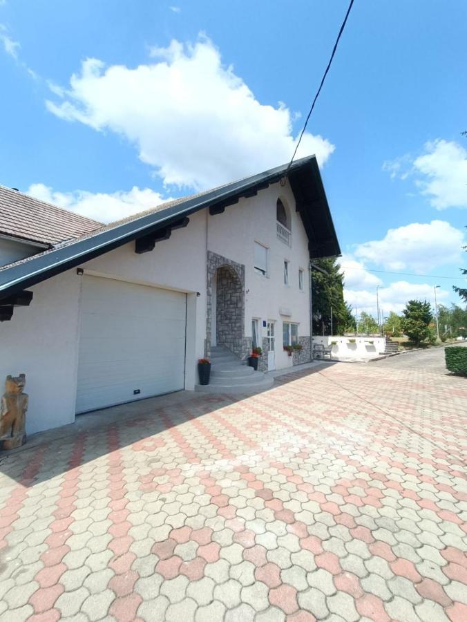 Studio Apartman Brletic Tounj المظهر الخارجي الصورة
